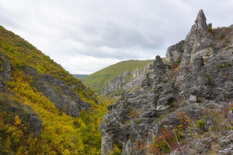Връх Риш и Каньона на река Шегава в Конявска планина