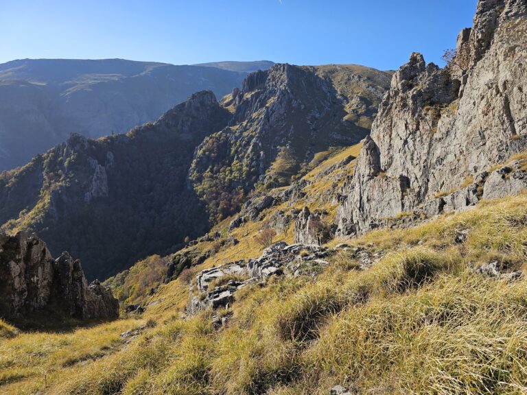 Скалите край връх Сахранка и Танас тепе в Стара планина